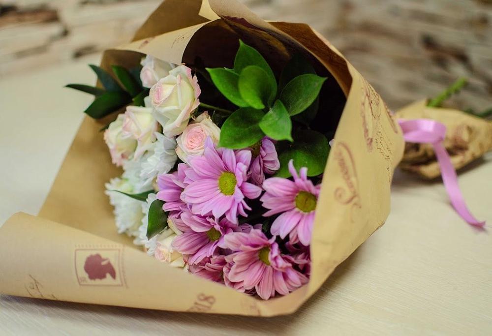 Букет цветов из: Розы и Хризантемы в Ясногорске Забайкальского края