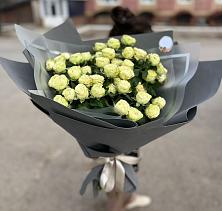 Букет Белые кустовые розы Солинеро в Ясногорске Забайкальского края